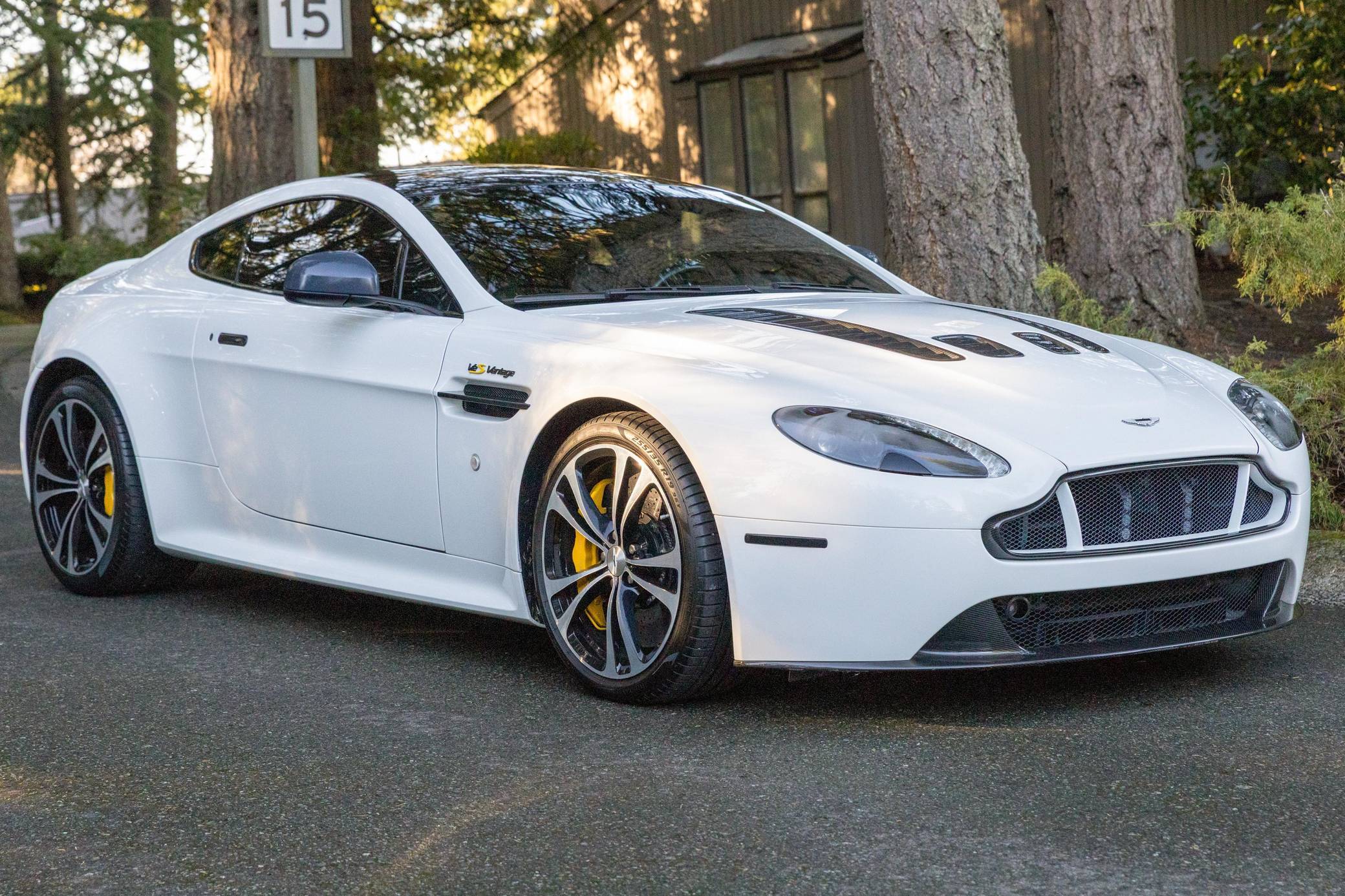2015 ASTON MARTIN V12 Vantage S
